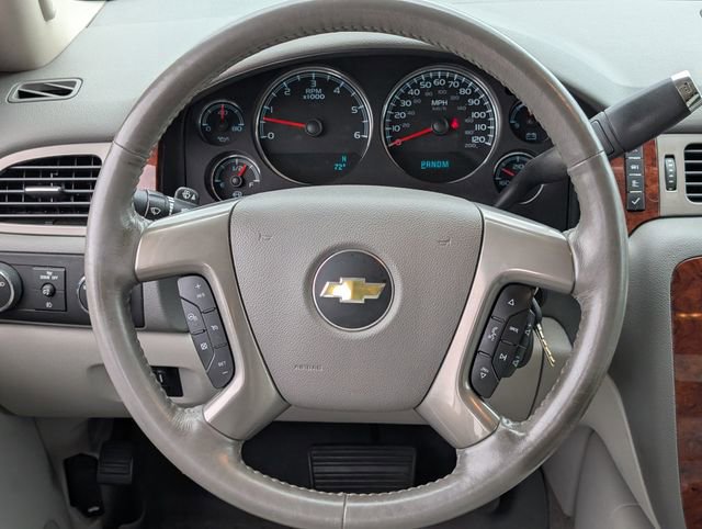 Used 2013 Chevrolet Avalanche LTZ image 12