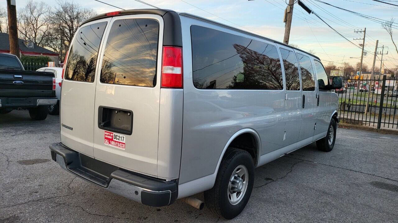 Used 2018 Chevrolet Express 3500 LT w/ LT Preferred Equipment Group image 9