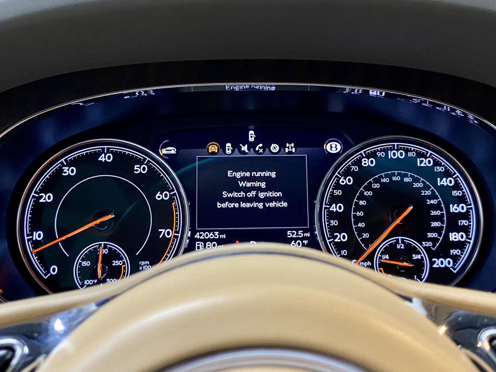Used 2018 Bentley Bentayga AWD/4WD image 33