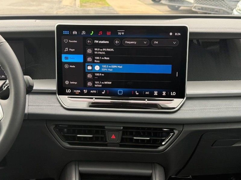 New 2026 Volkswagen Tiguan SE AWD/4WD image 7