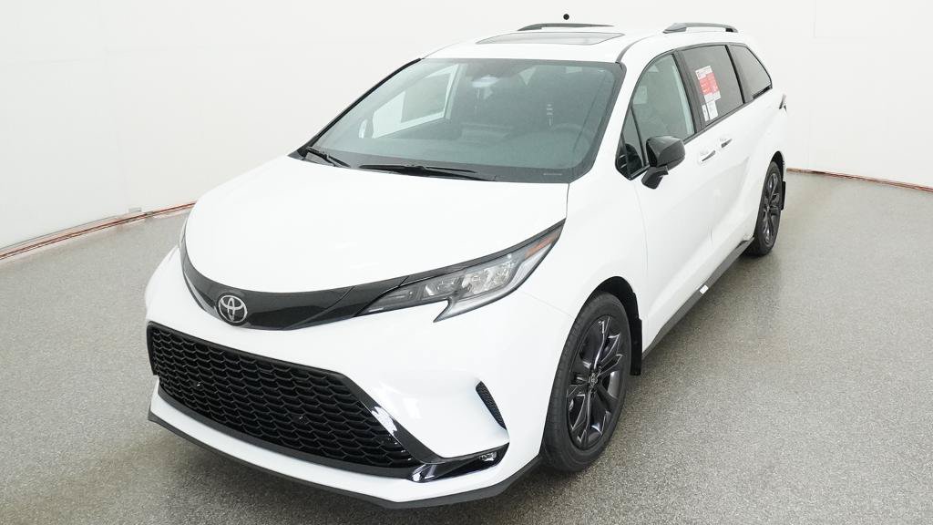 New 2026 Toyota Sienna XSE FWD image 3