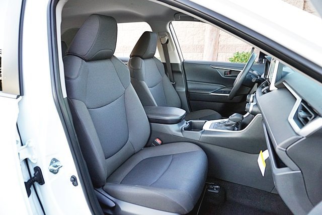 Used 2025 Toyota RAV4 LE image 12
