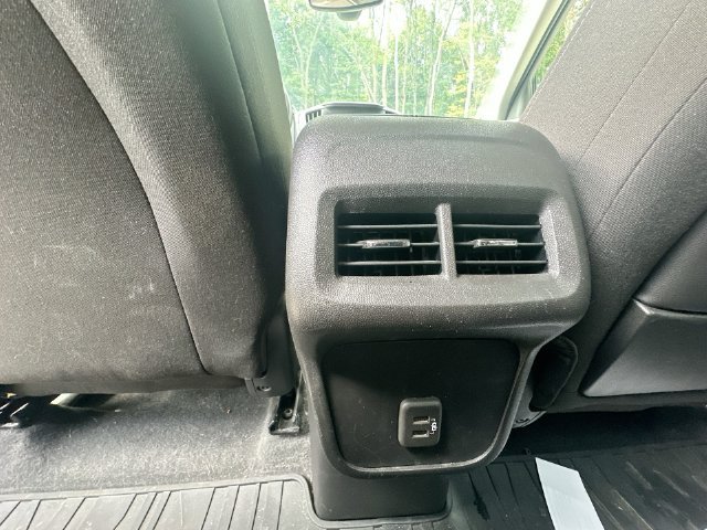 Used 2024 GMC Terrain SLE FWD image 32