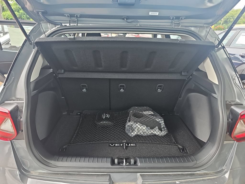 Certified 2026 Hyundai Venue SEL FWD image 13
