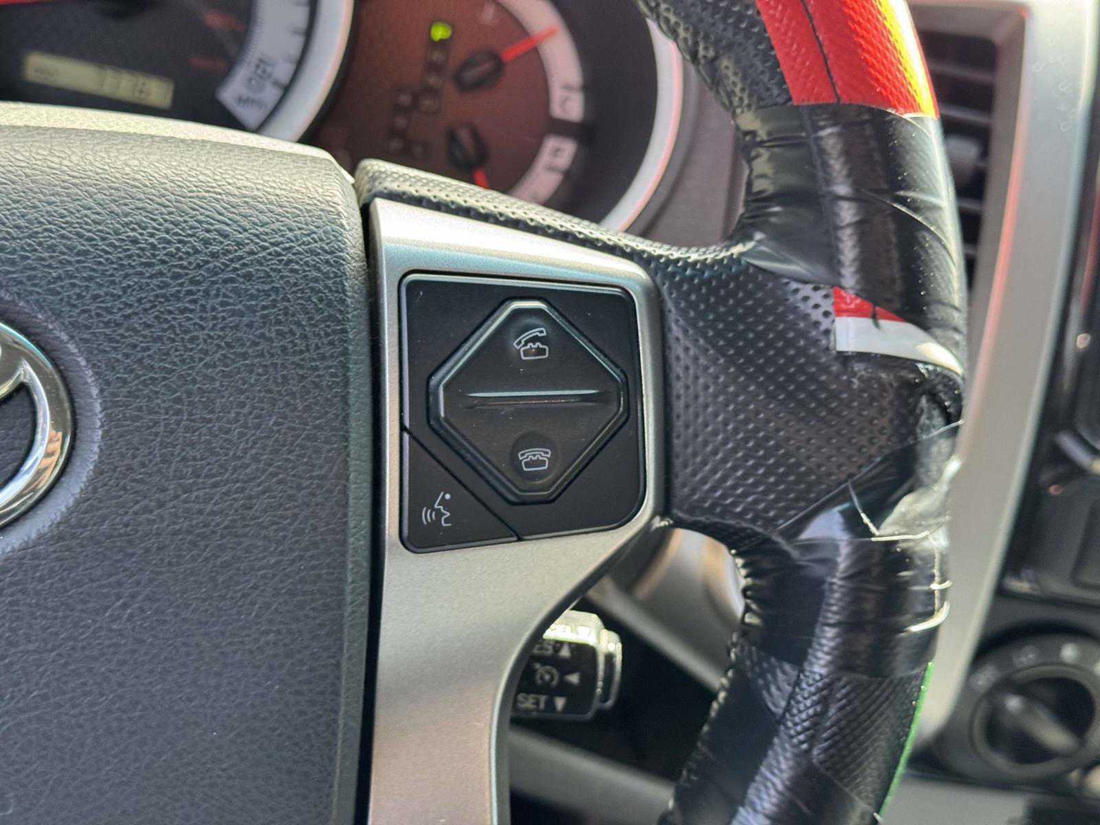 Used 2015 Toyota Tacoma 4x4 Double Cab w/ TRD Off-Road Package image 19