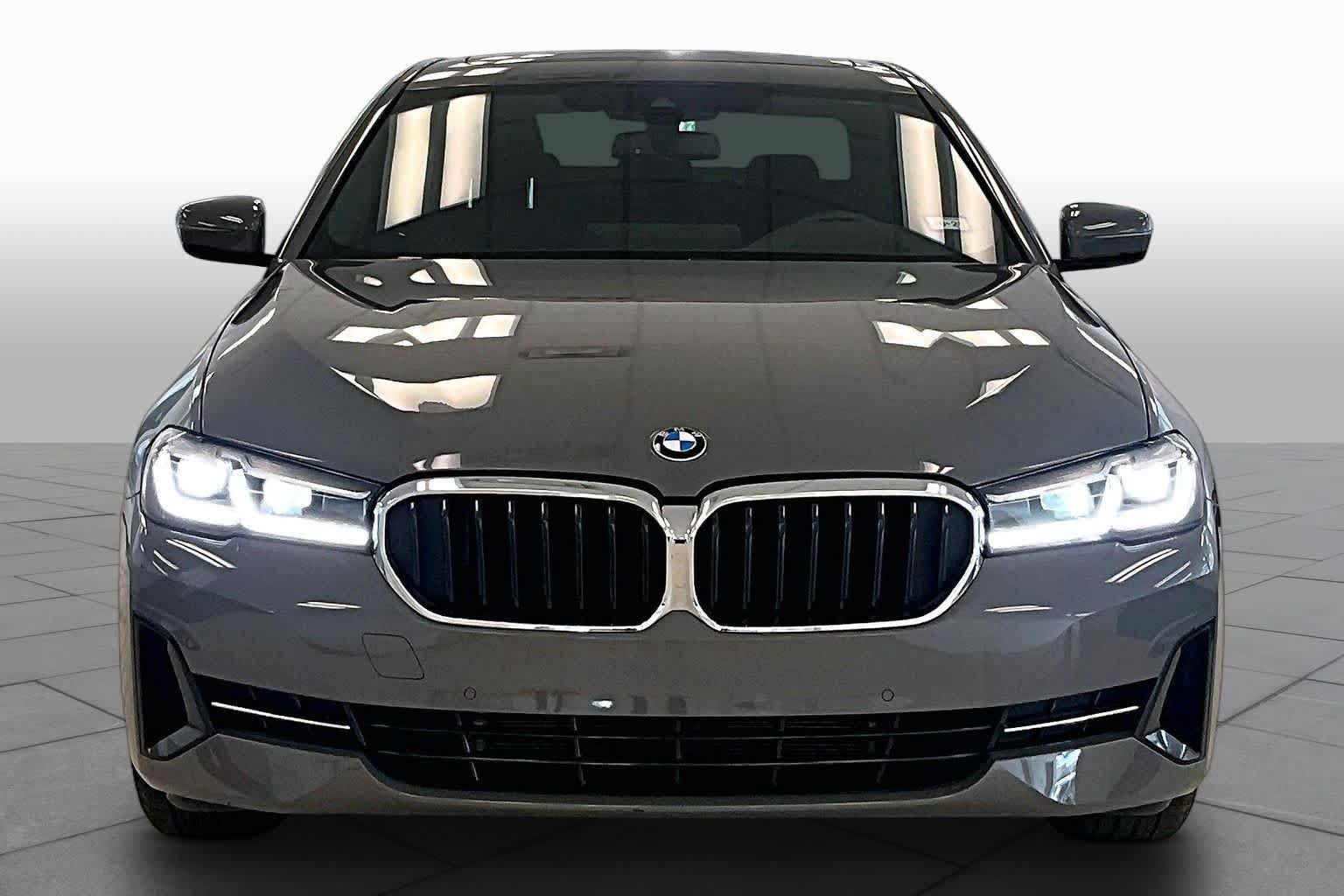 Used 2022 BMW 530i w/ Executive Package RWD image 3