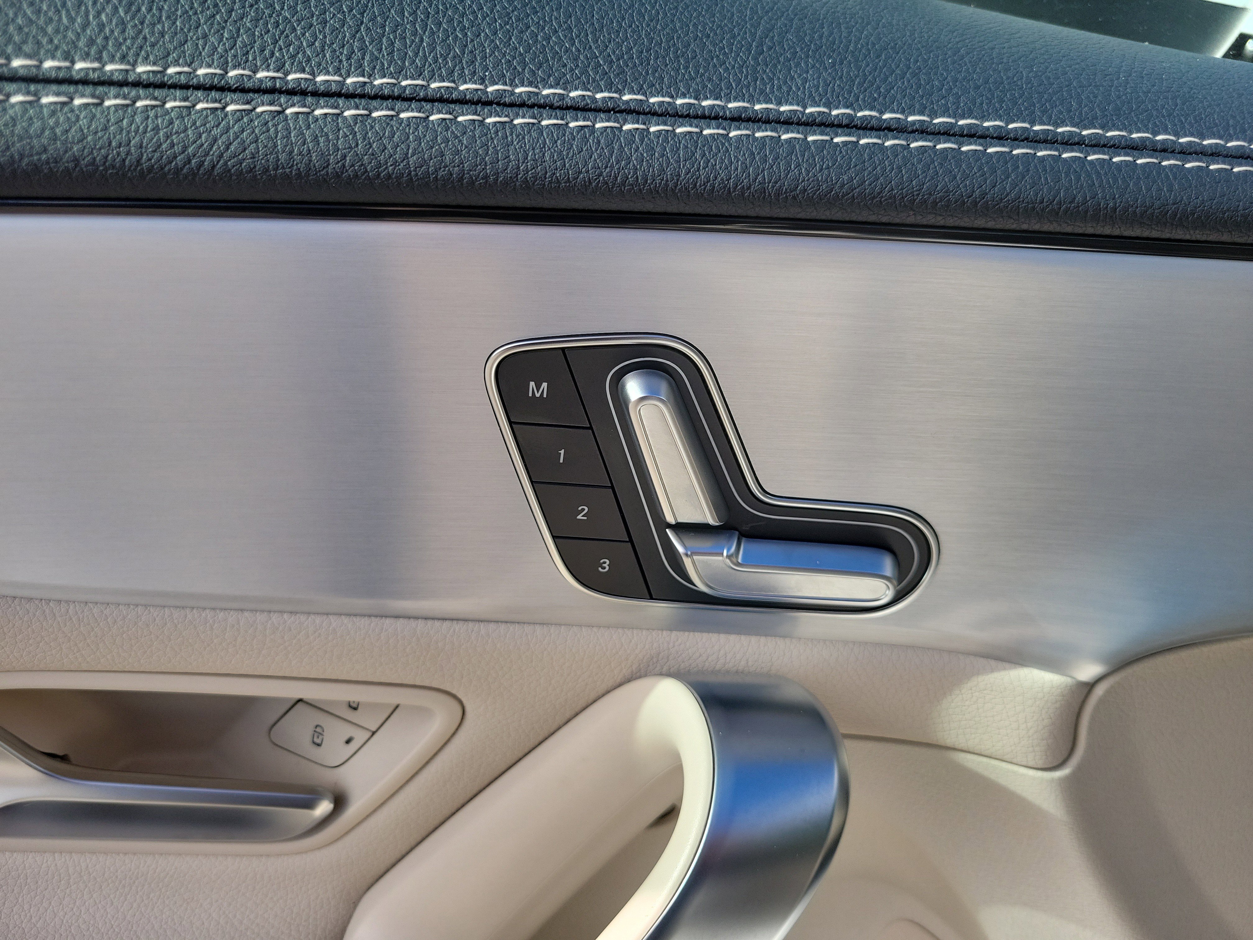 Used 2025 Mercedes-Benz CLA 250 image 23