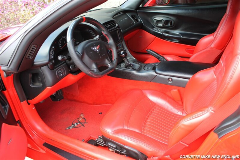 Used 2001 Chevrolet Corvette Coupe w/ Preferred Equipment Group2 RWD image 17