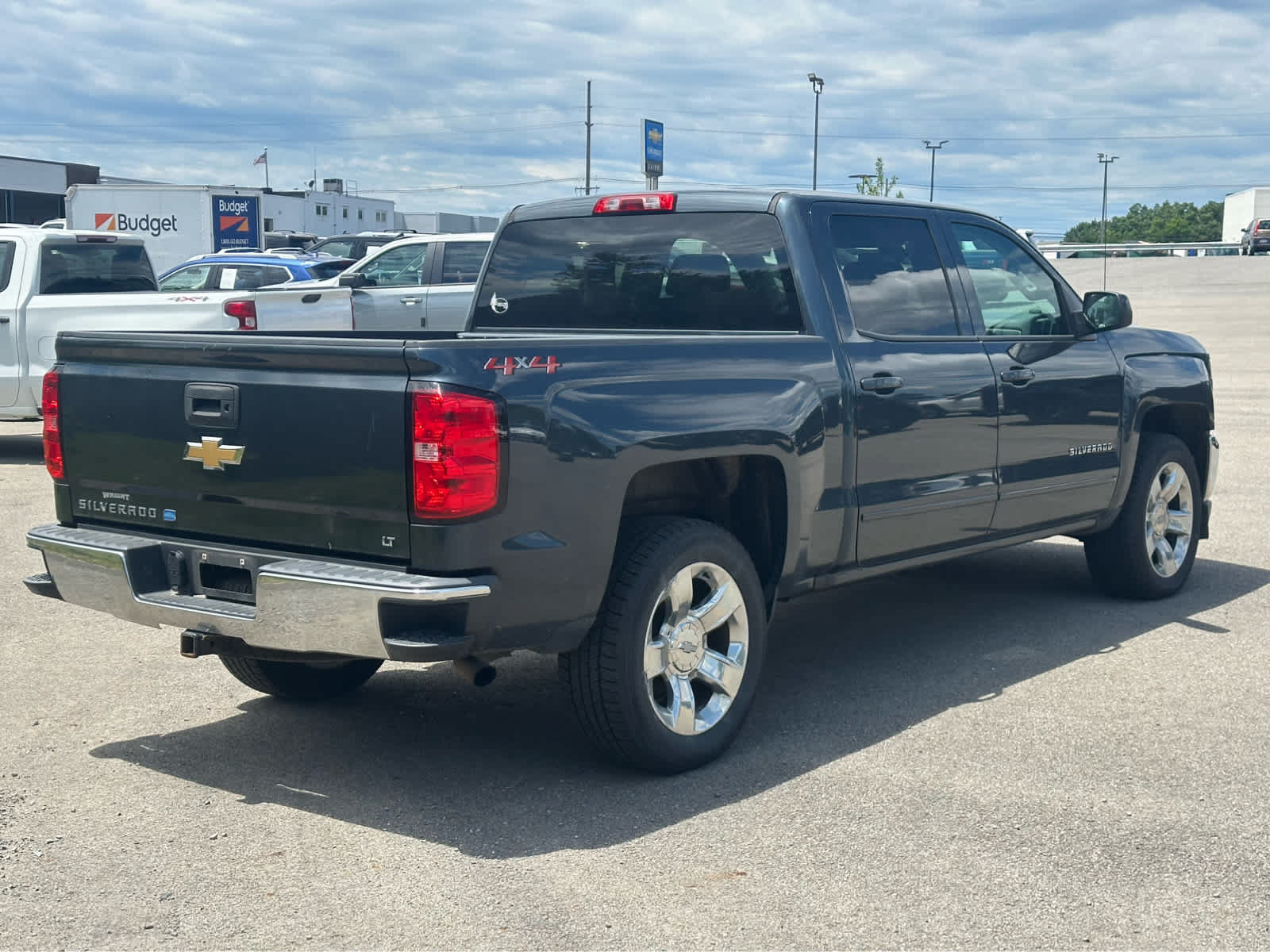 Used 2018 Chevrolet Silverado 1500 LT w/ LT Eassist Package AWD/4WD image 4