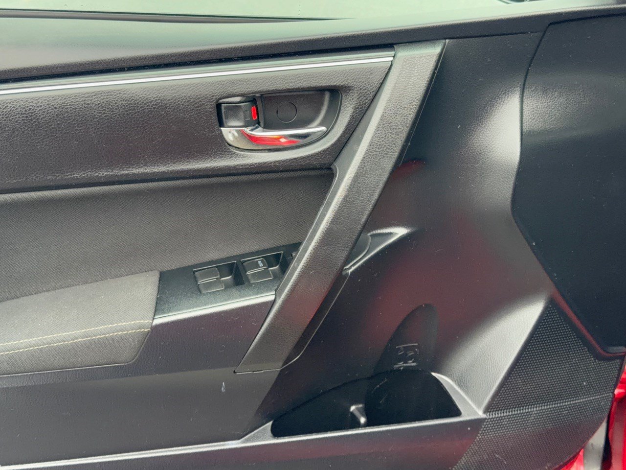 Used 2019 Toyota Corolla LE FWD image 14