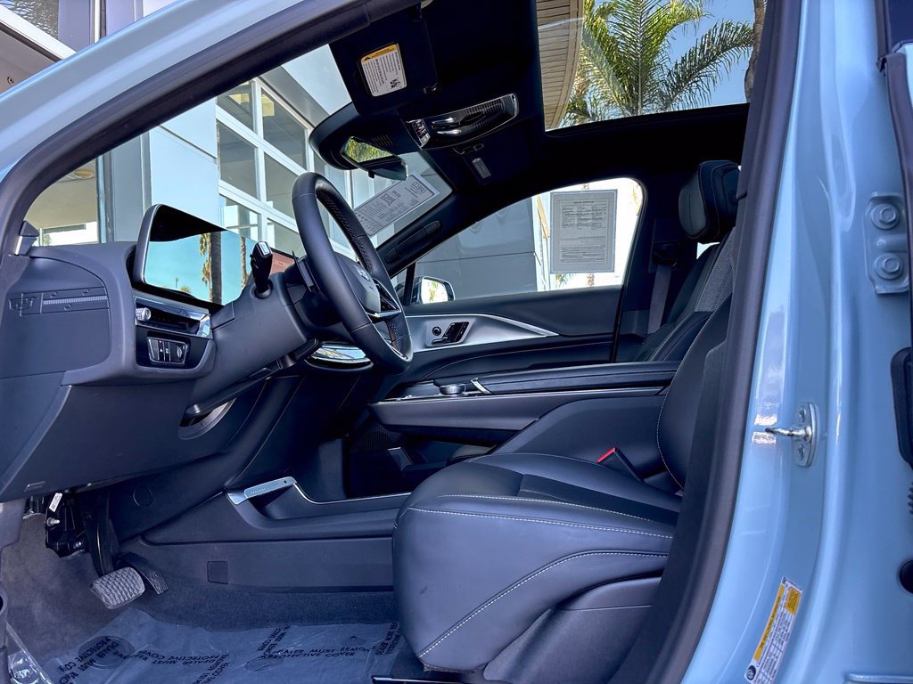 Used 2024 Cadillac Lyriq Tech RWD image 42