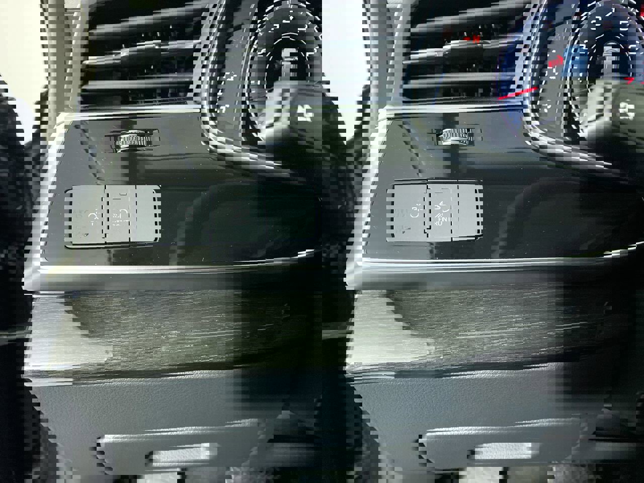 Used 2025 Audi Q8 Premium Plus w/ Premium Plus Package image 14