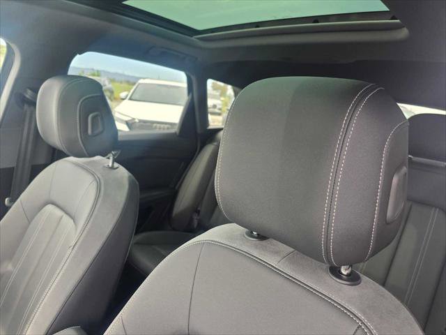 Used 2024 Audi Q4 e-tron Premium Plus w/ Premium Plus image 26