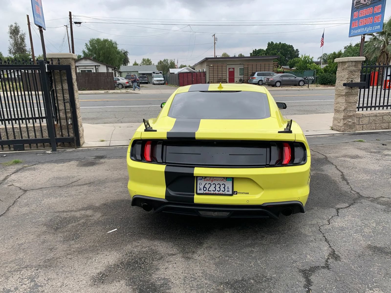 Used 2021 Ford Mustang Coupe w/ Equipment Group 101A RWD image 3