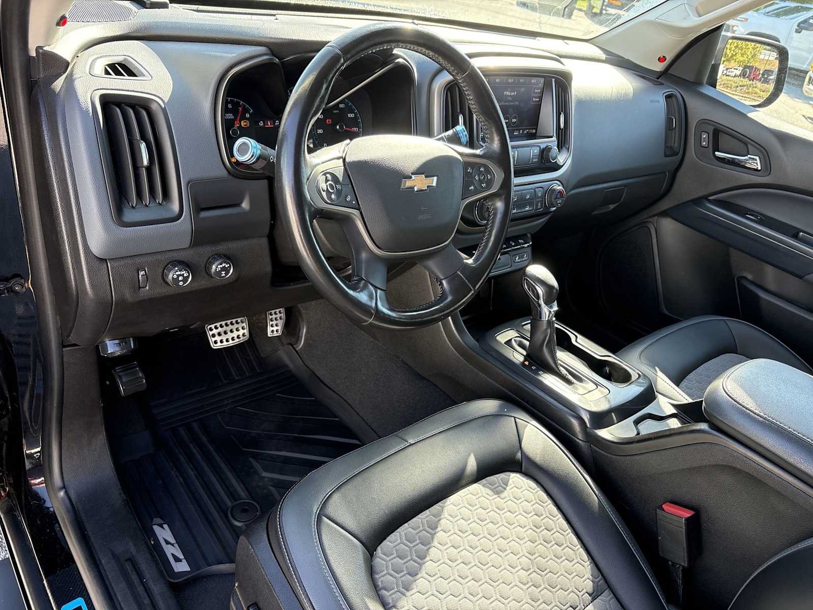 Used 2022 Chevrolet Colorado Z71 AWD/4WD image 10