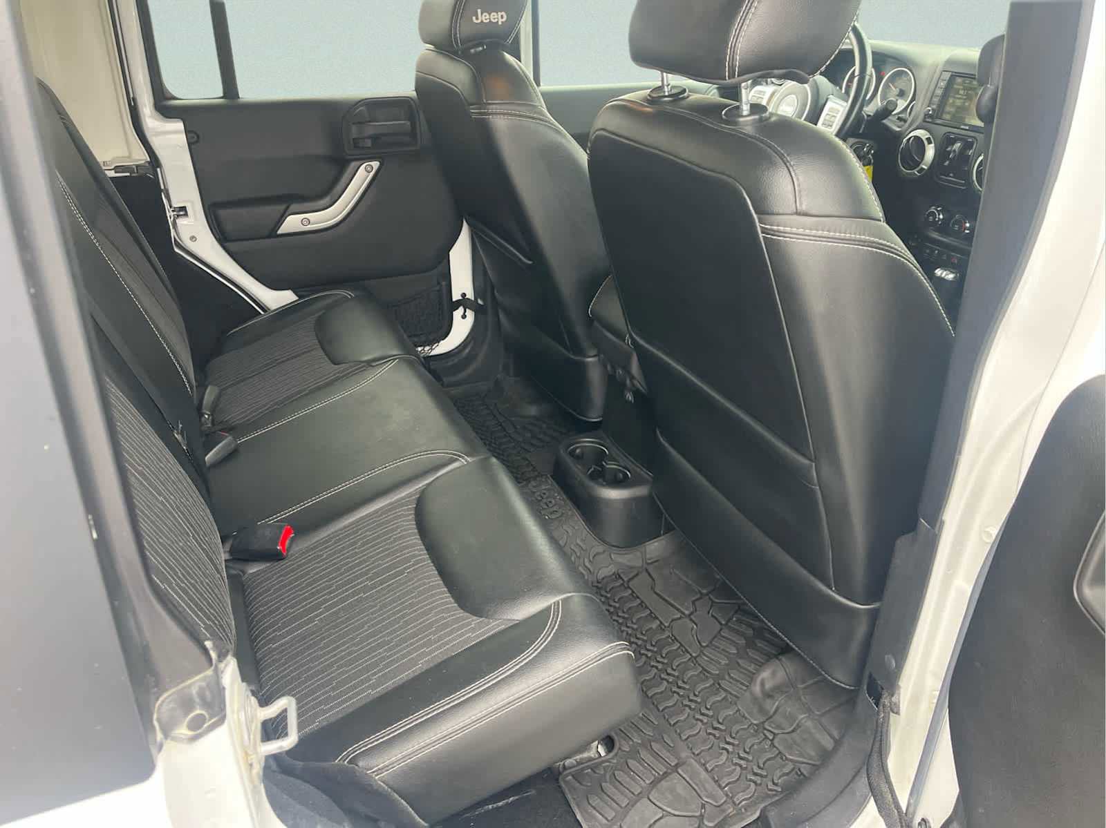 Used 2015 Jeep Wrangler Unlimited Sport image 13