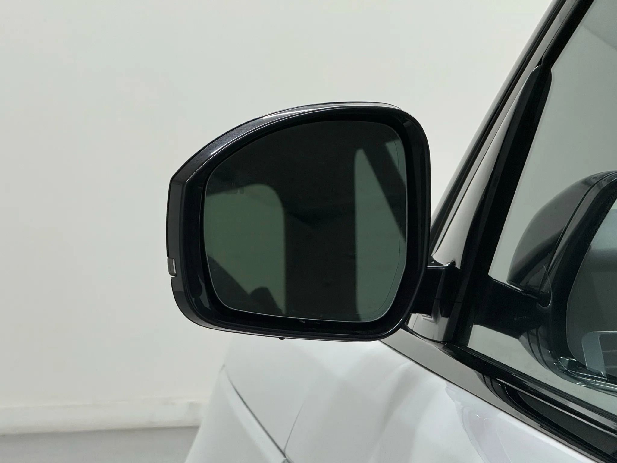 Used 2018 Land Rover Range Rover HSE image 47