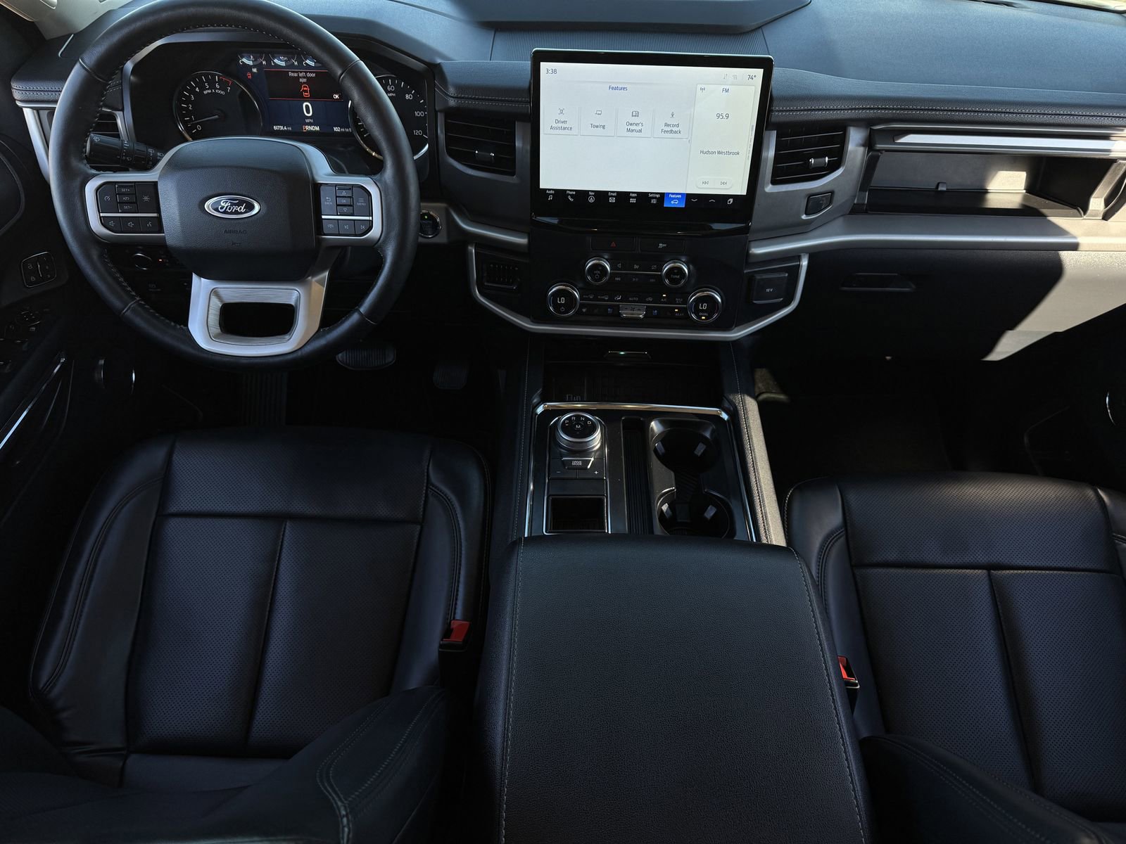 Used 2022 Ford Expedition XLT image 12