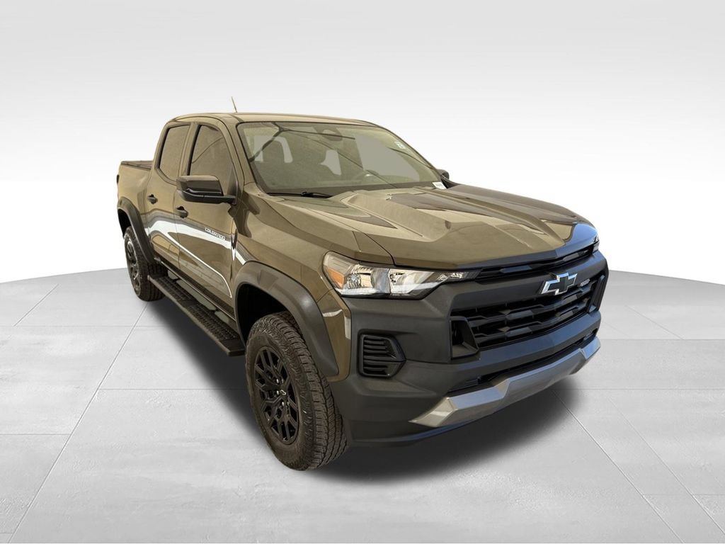 Used 2024 Chevrolet Colorado Trail Boss AWD/4WD image 5