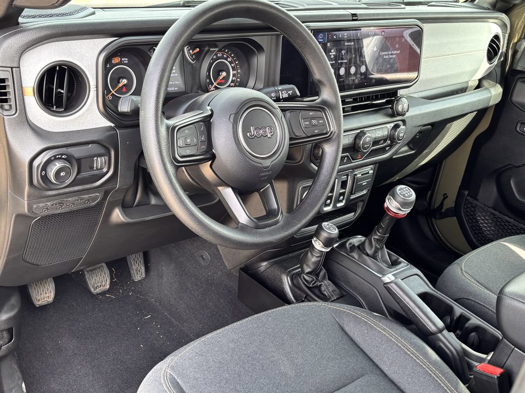 Used 2025 Jeep Wrangler Sport AWD/4WD image 8