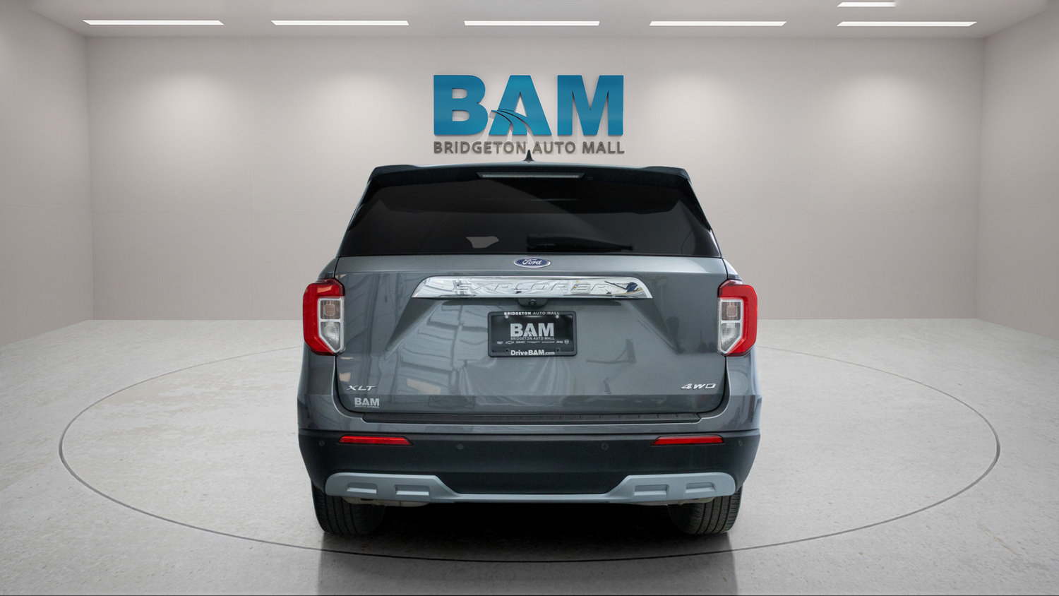 Used 2023 Ford Explorer XLT w/ Equipment Group 202A AWD/4WD image 6