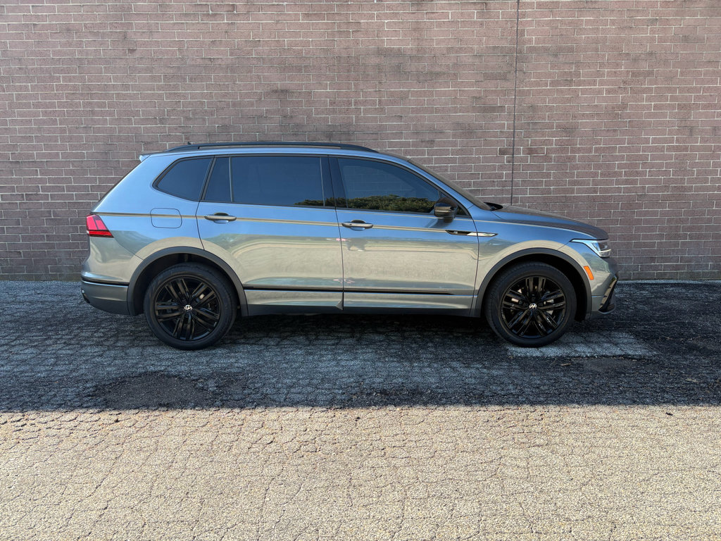 Used 2022 Volkswagen Tiguan SE R-Line AWD/4WD image 6