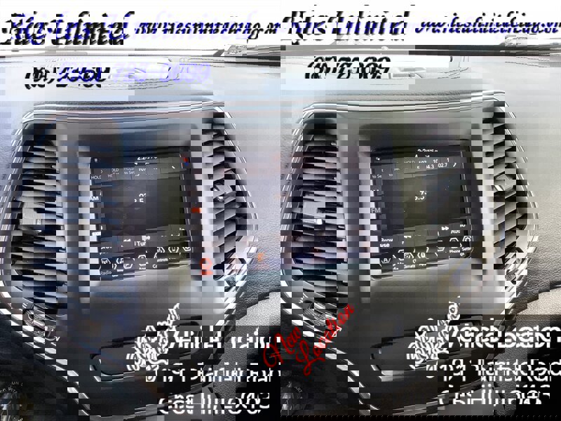 Used 2019 Jeep Cherokee Latitude w/ Cold Weather Group image 17