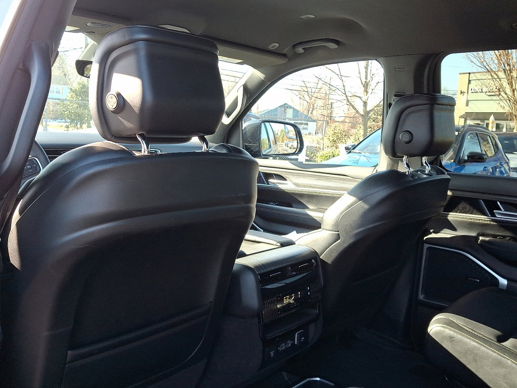 Used 2024 Jeep Wagoneer Series III image 21