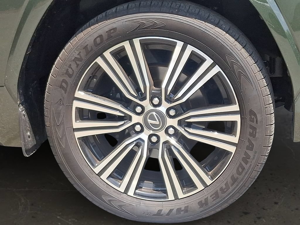 Used 2025 Lexus LX 600 4WD w/ Accessory Package (2T) image 9