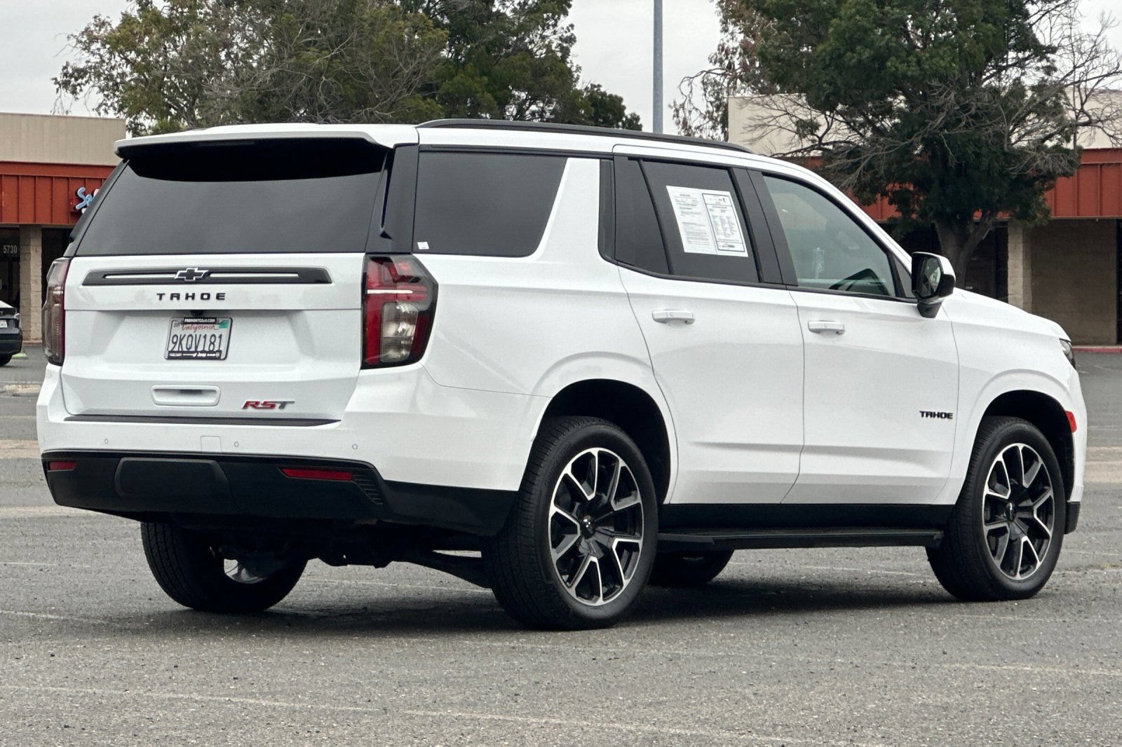 Used 2024 Chevrolet Tahoe RST AWD/4WD image 3