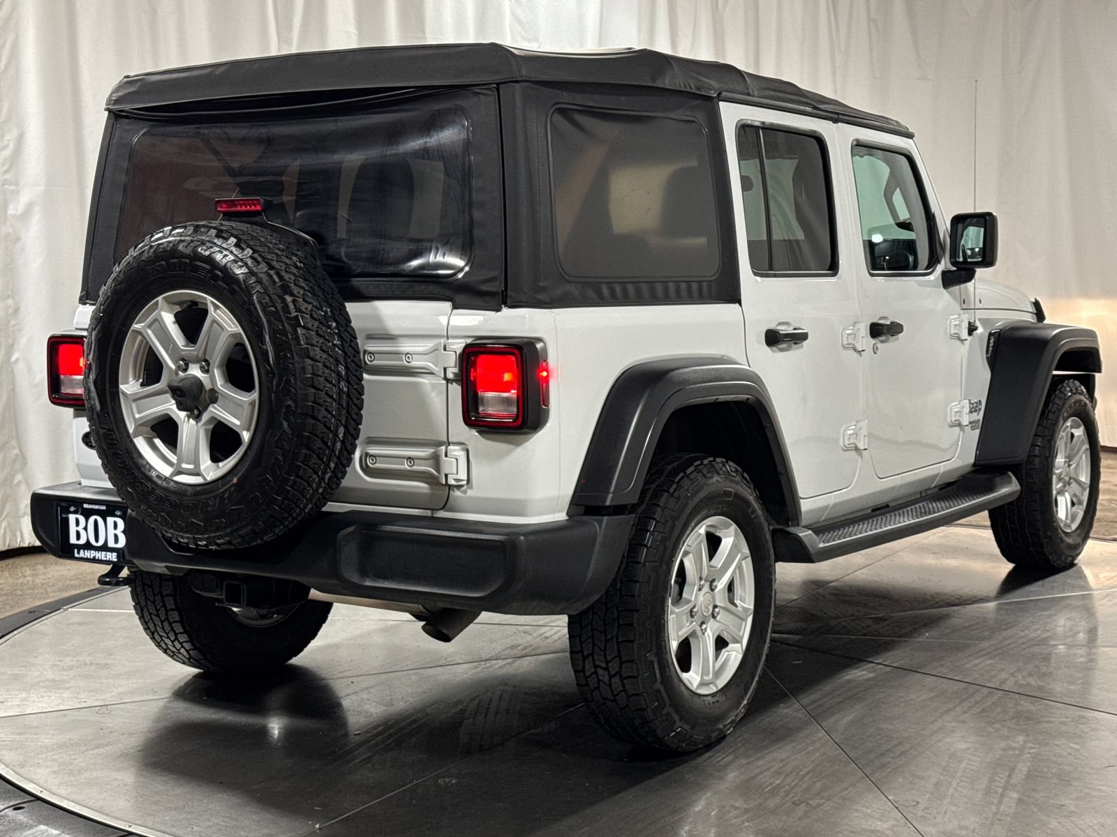 Used 2018 Jeep Wrangler Unlimited Sport S AWD/4WD image 10