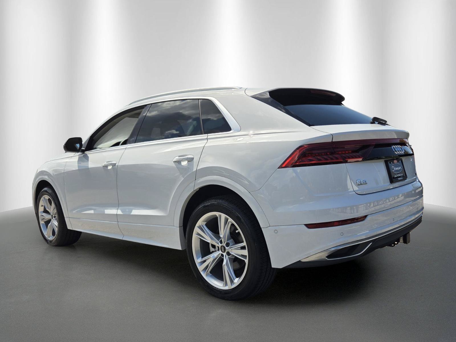 Used 2023 Audi Q8 Premium Plus AWD/4WD image 5