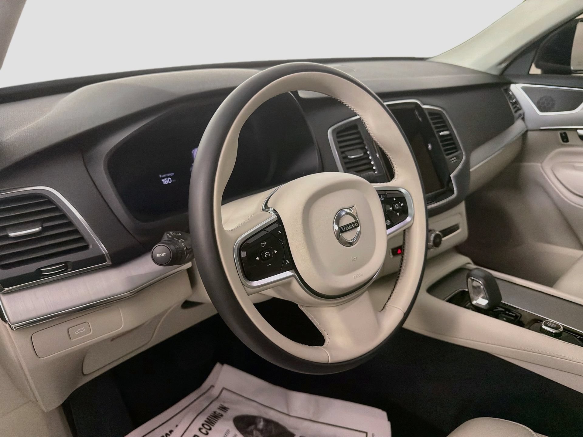 Certified 2025 Volvo XC90 B5 Core w/ Protection Package Premier AWD/4WD image 10