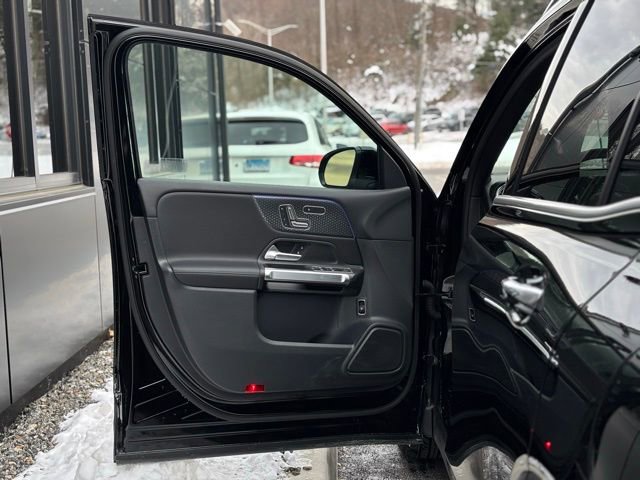 Used 2025 Mercedes-Benz GLB 250 GLB 250 image 18