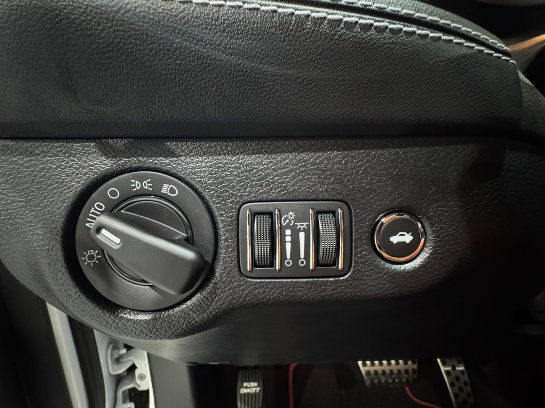 Used 2023 Dodge Challenger SRT Hellcat w/ Driver Convenience Group image 27