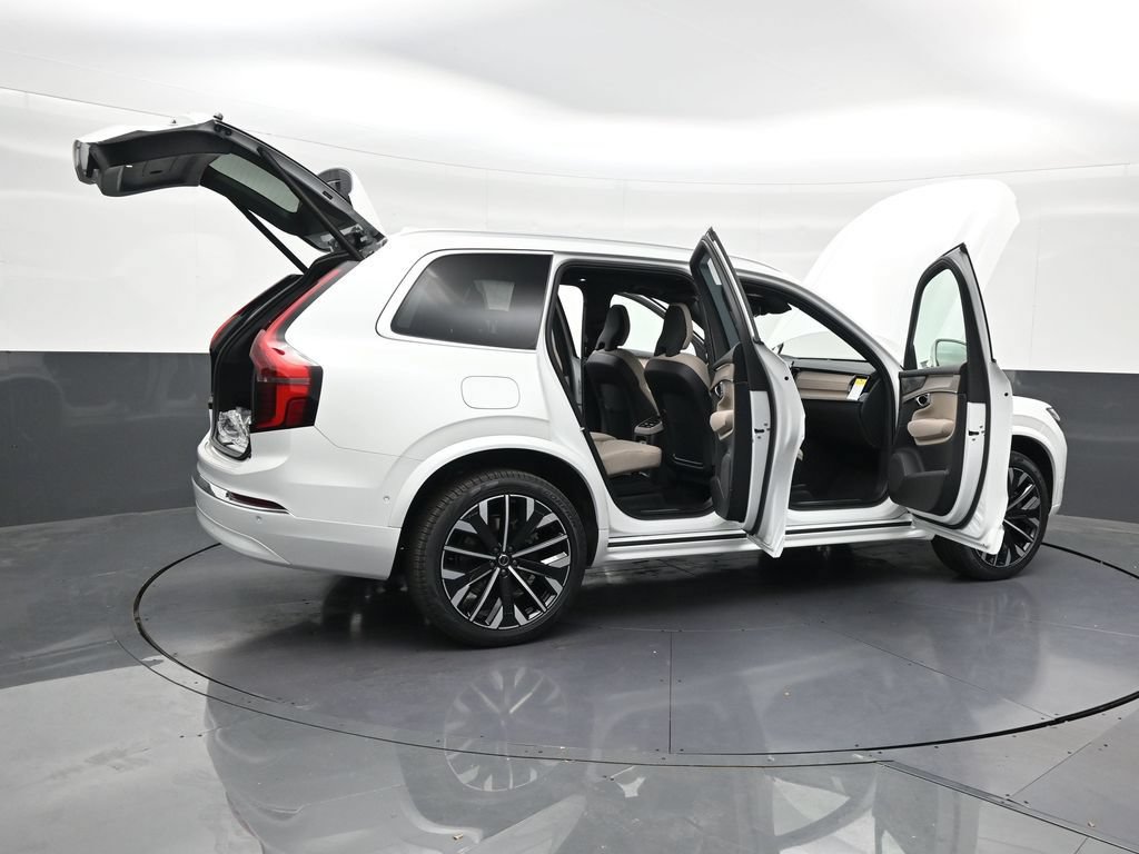 New 2026 Volvo XC90 T8 Plus w/ Protection Package Premier AWD/4WD image 29