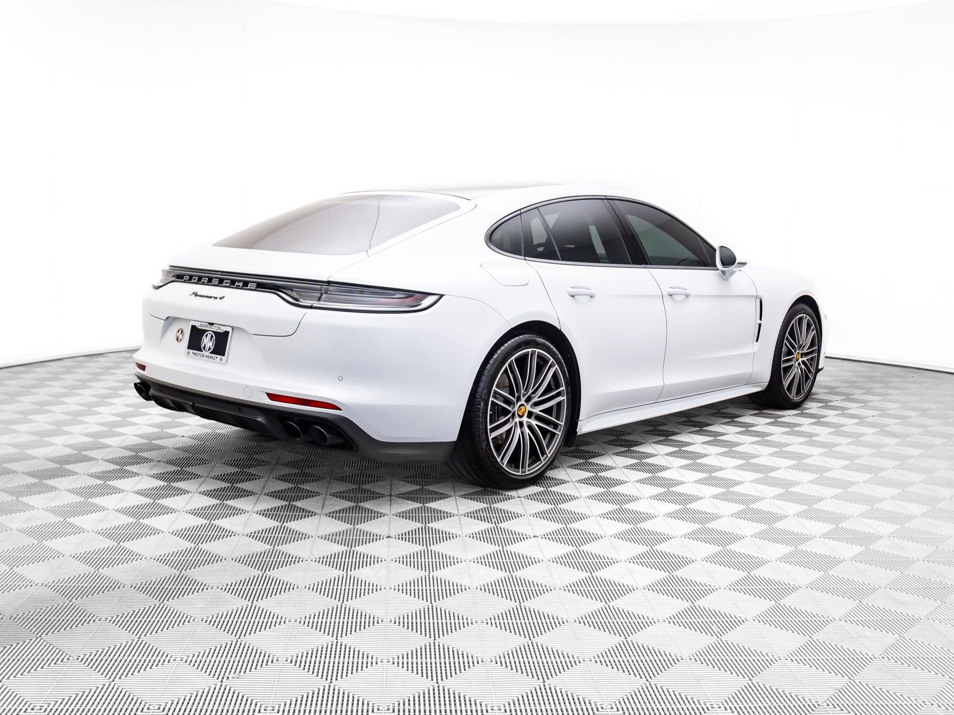 Certified 2023 Porsche Panamera 4 Platinum Edition image 7