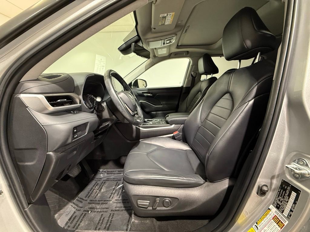 Used 2022 Toyota Highlander XLE image 13