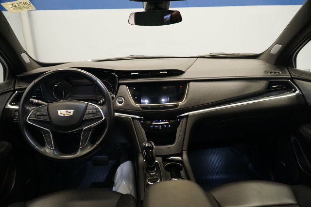 Used 2024 Cadillac XT5 Premium Luxury w/ LPO, Floor Liner Package AWD/4WD image 13