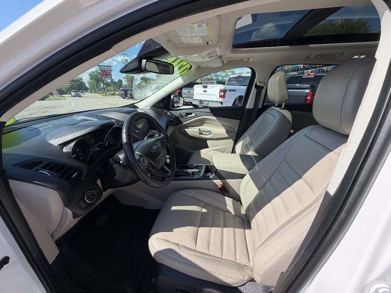 Used 2019 Ford Escape Titanium AWD/4WD image 9