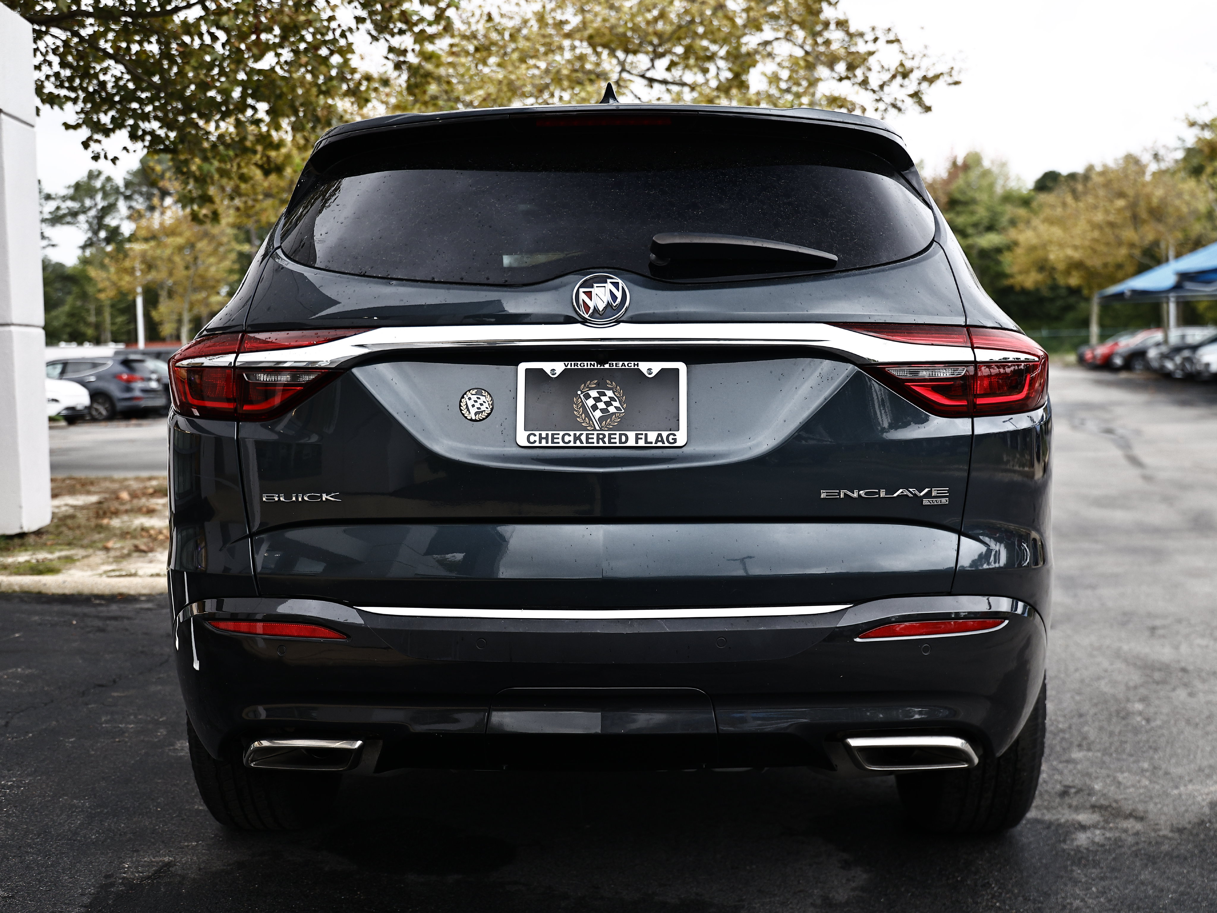 Used 2018 Buick Enclave Essence AWD/4WD image 10
