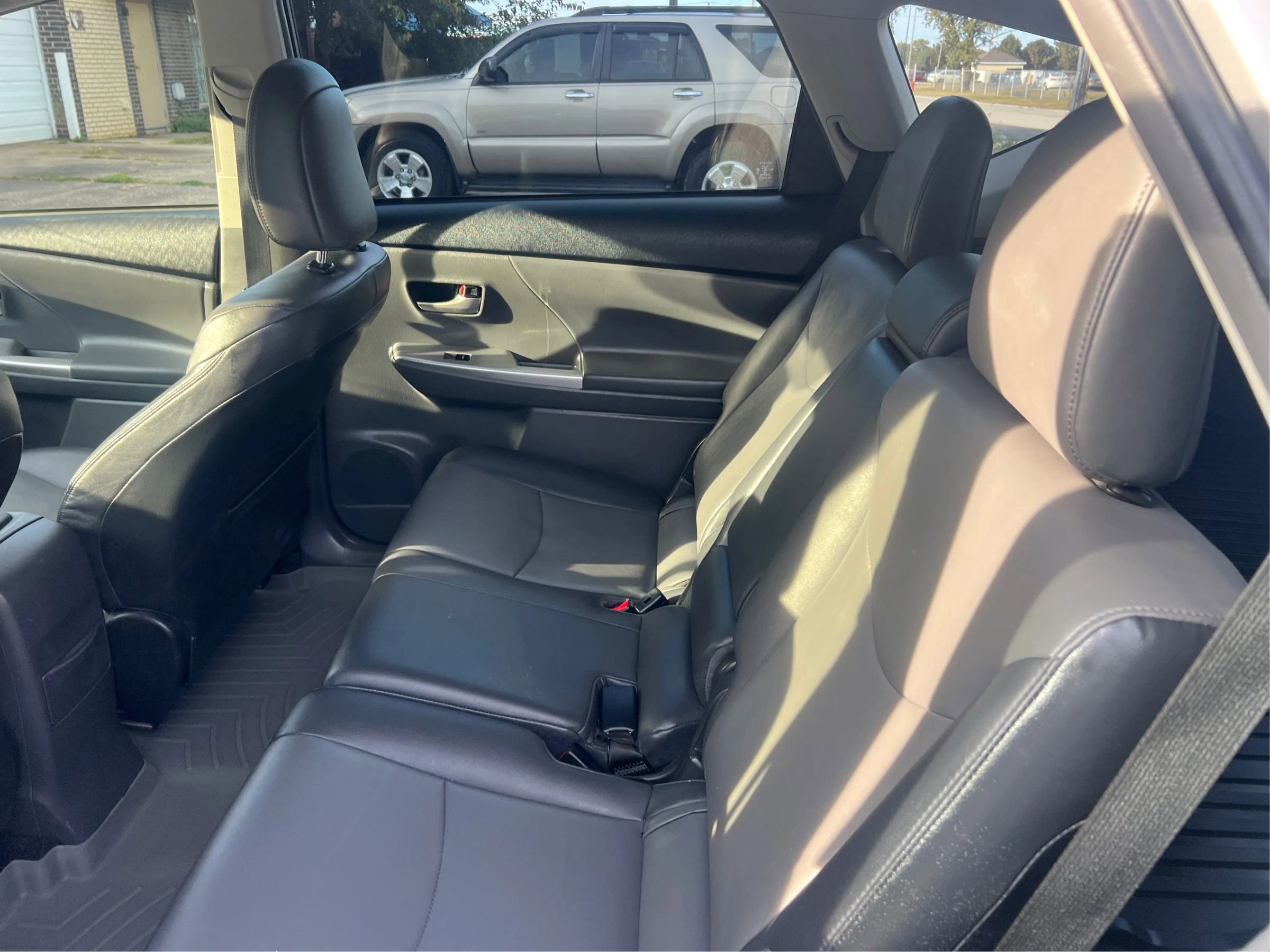 Used 2013 Toyota Prius V Five image 11