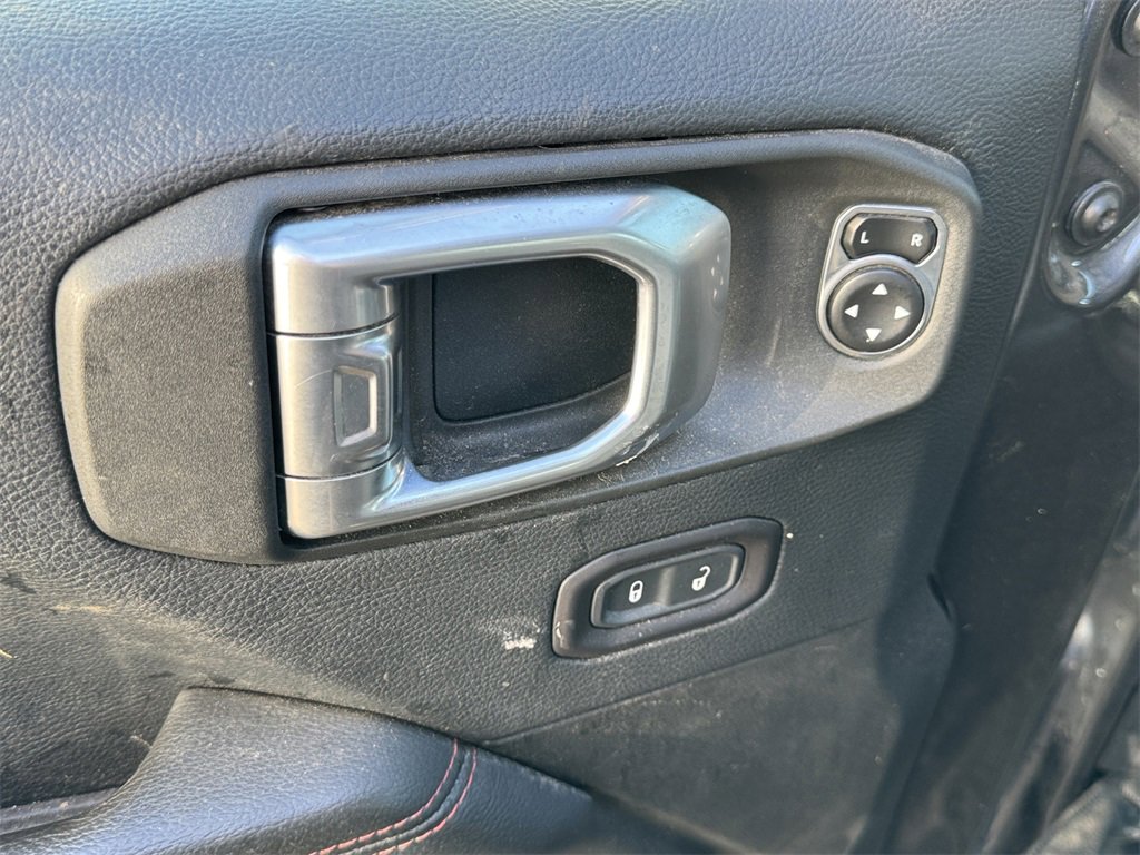 Used 2018 Jeep Wrangler Unlimited Rubicon image 12