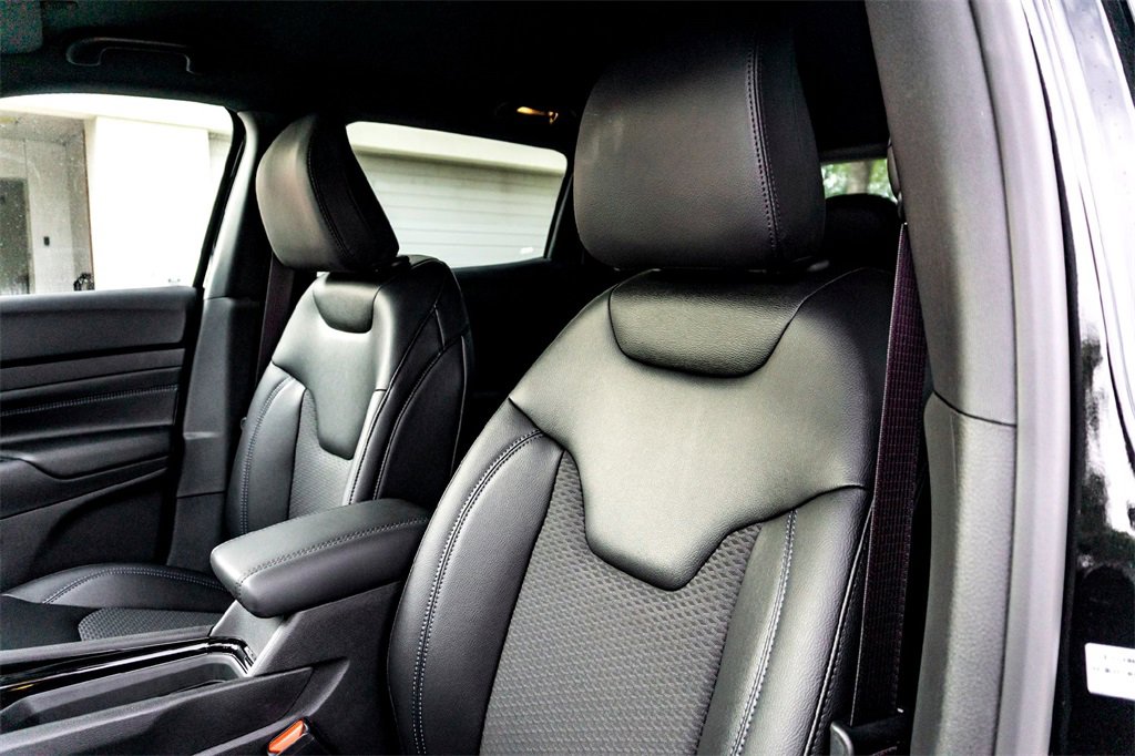 New 2026 Jeep Compass Latitude image 9