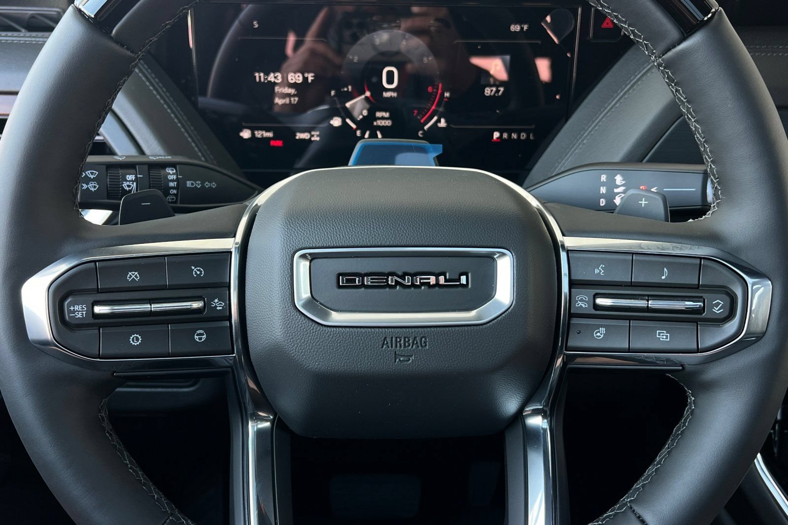 New 2026 GMC Yukon Denali w/ Denali Reserve Package AWD/4WD image 24