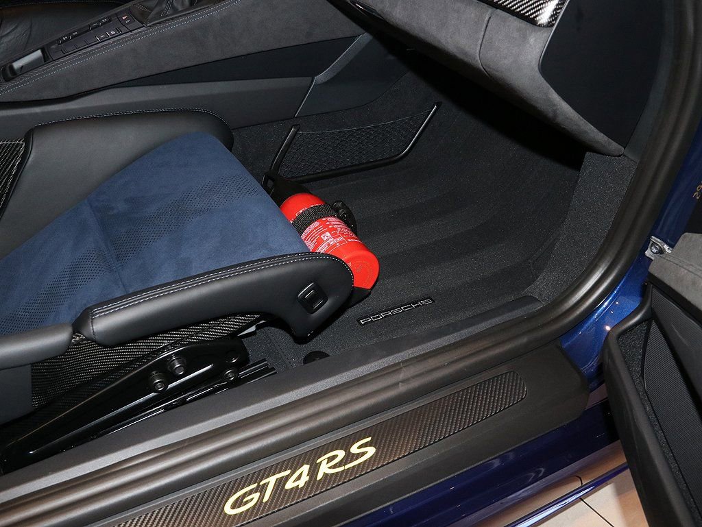 Used 2024 Porsche 718 Cayman GT4 RS RWD image 54