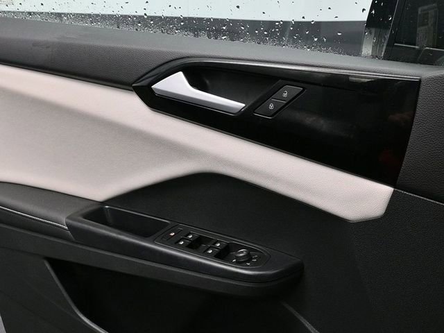 Used 2025 Volkswagen Taos S image 21