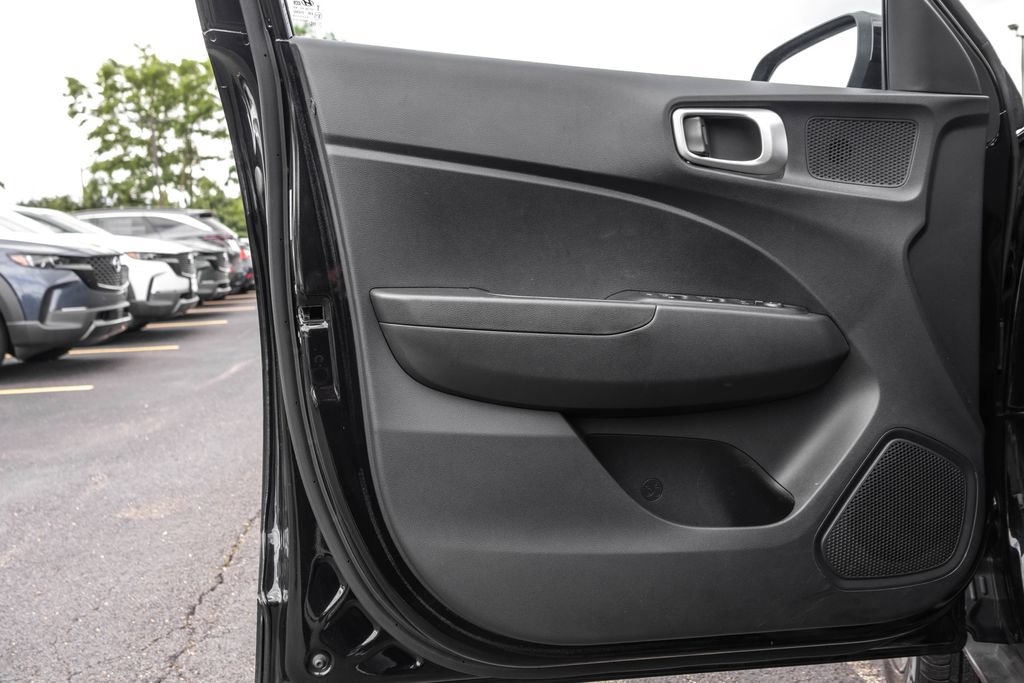 Used 2023 Hyundai Venue SEL w/ Cargo Package FWD image 28