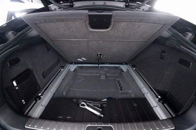 Used 2019 BMW X6 xDrive50i w/ M Sport Package image 38