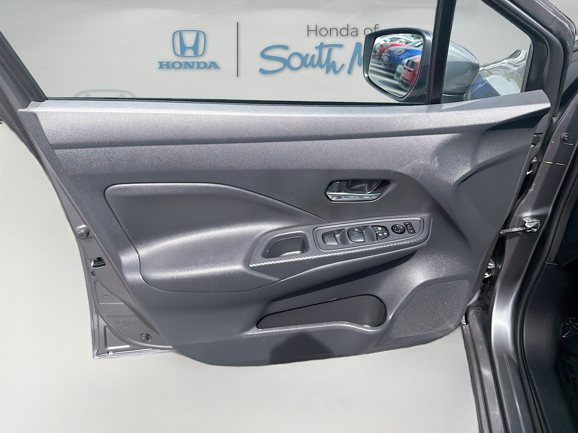 Used 2025 Nissan Versa SV image 19